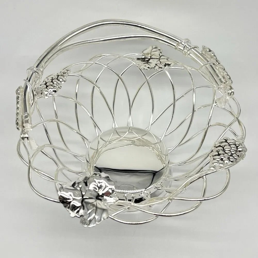 VTG Studio Silversmiths Silverplate Fruit Basket Bowl Wire Metal Round Grapevine